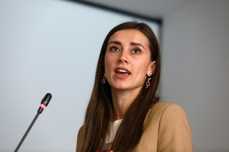 214612864_436353621700237